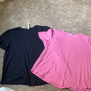 2 lululemon love crew tees